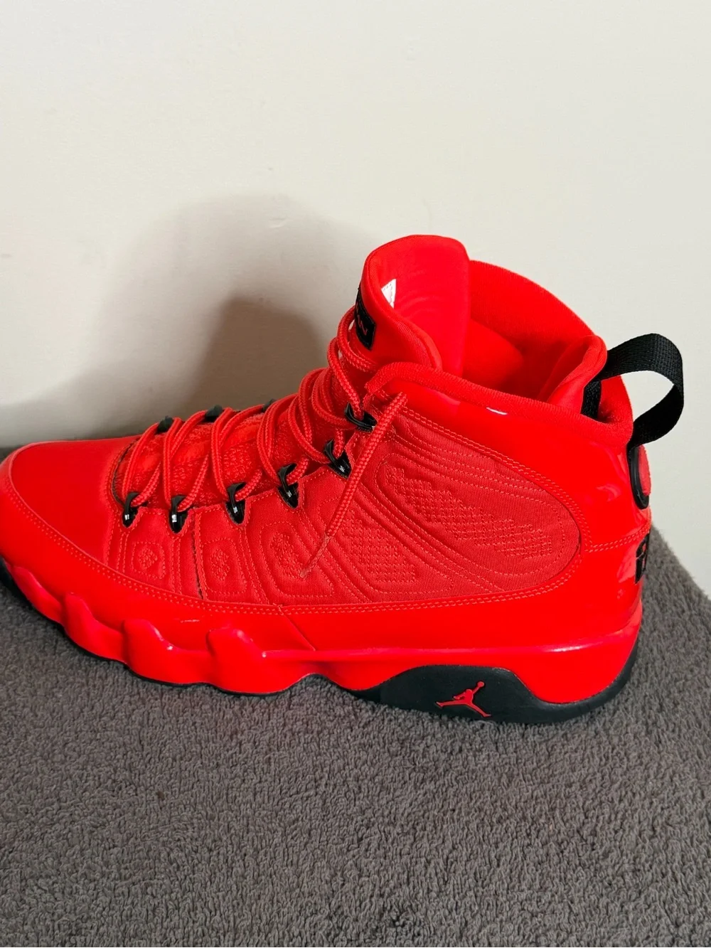 Air Jordan 9 Retro Chile Red Black men’s size 11